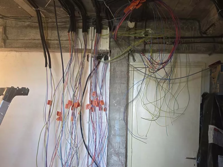 Qui contacter pour réparer un fil électrique dénudé ou endommagé ?, Monteux, G.M ELEC